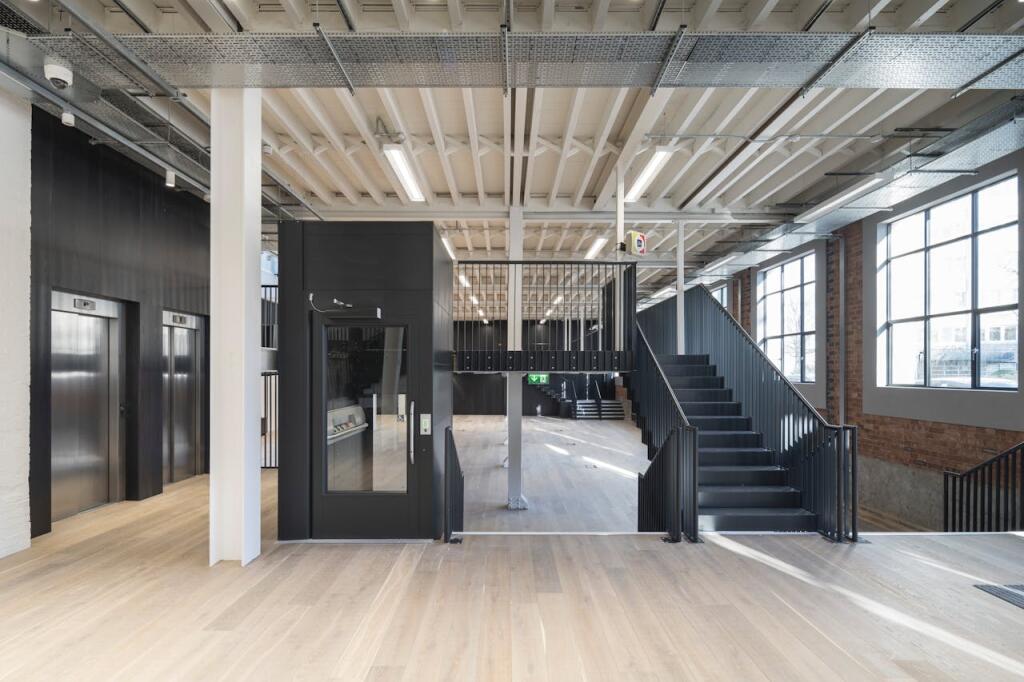 ground floor and lifts.jpg