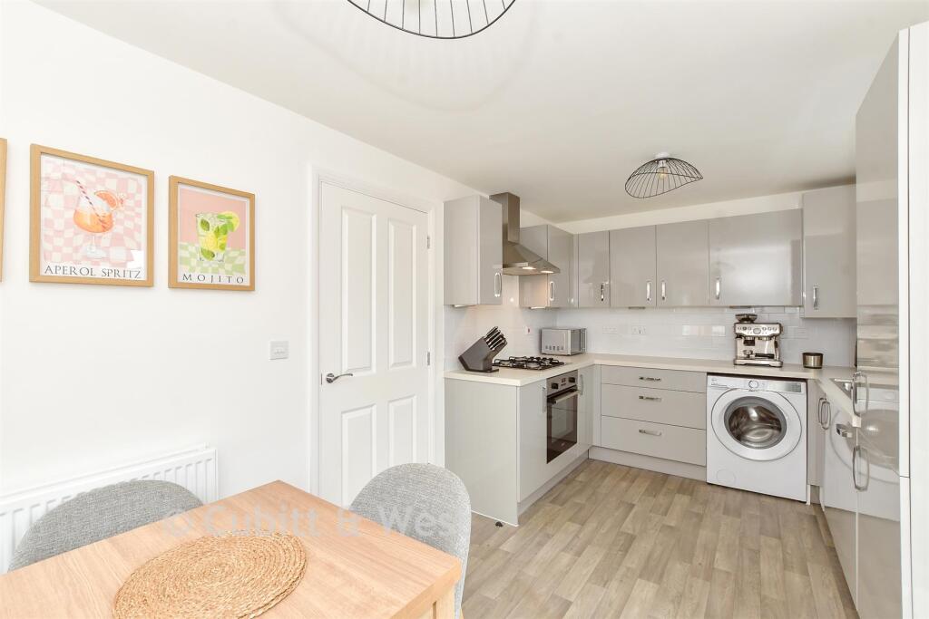 House in Portsmouth - View 4