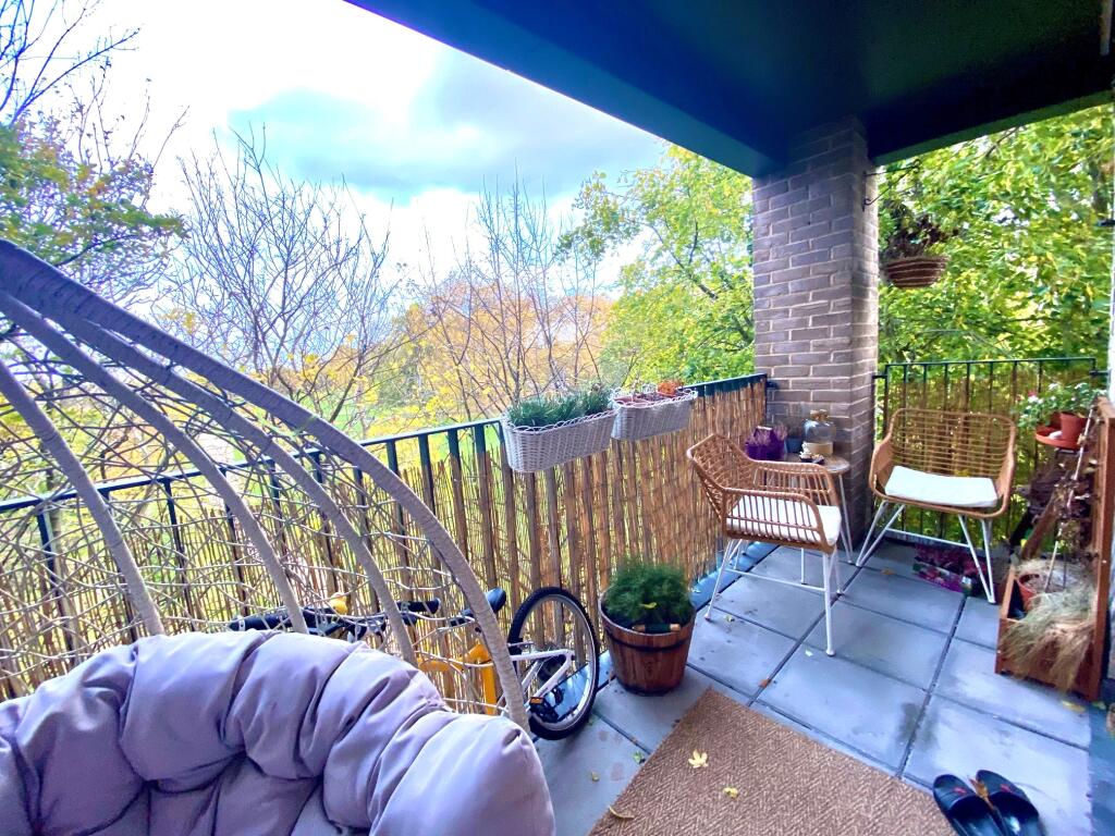 Apartment in London - View 5