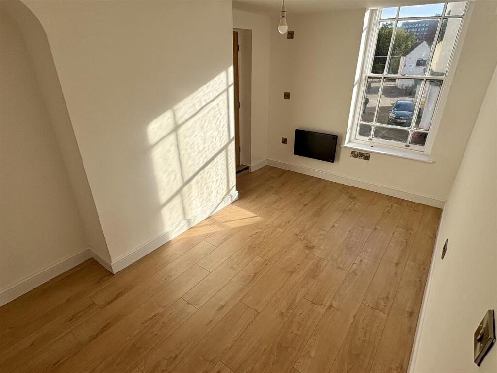 Apartment in Lincoln - View 3