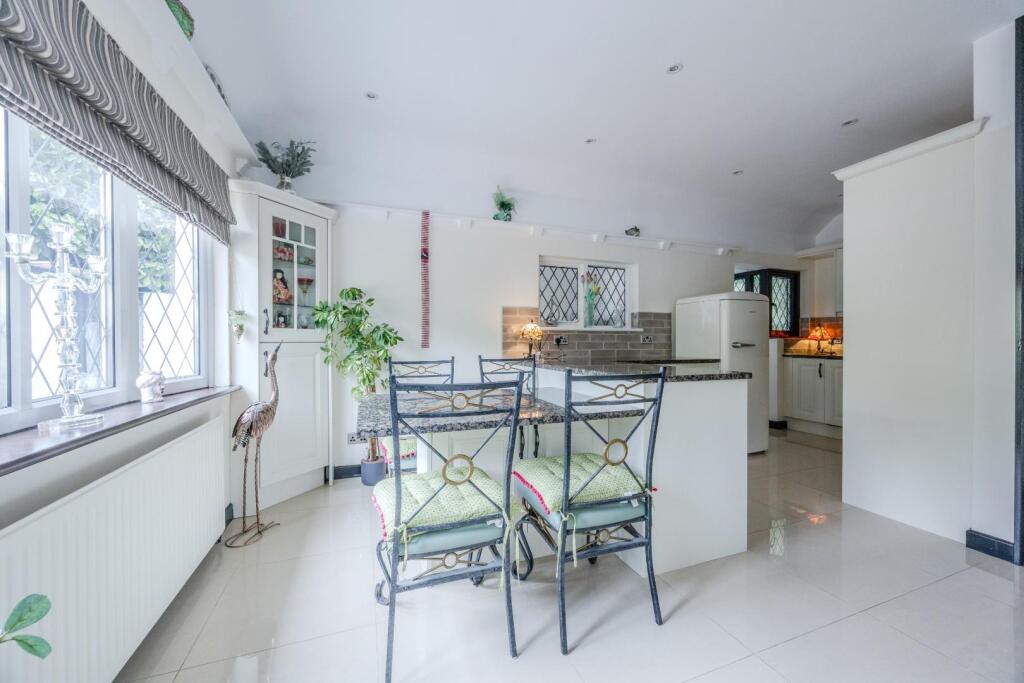 House in Southend-on-Sea - View 4