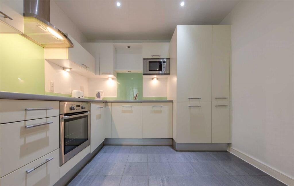 Apartment in London, Vauxhall - View 2