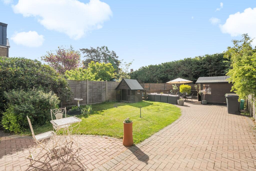Gladstone Road, Ashtead, KT21 photo 4