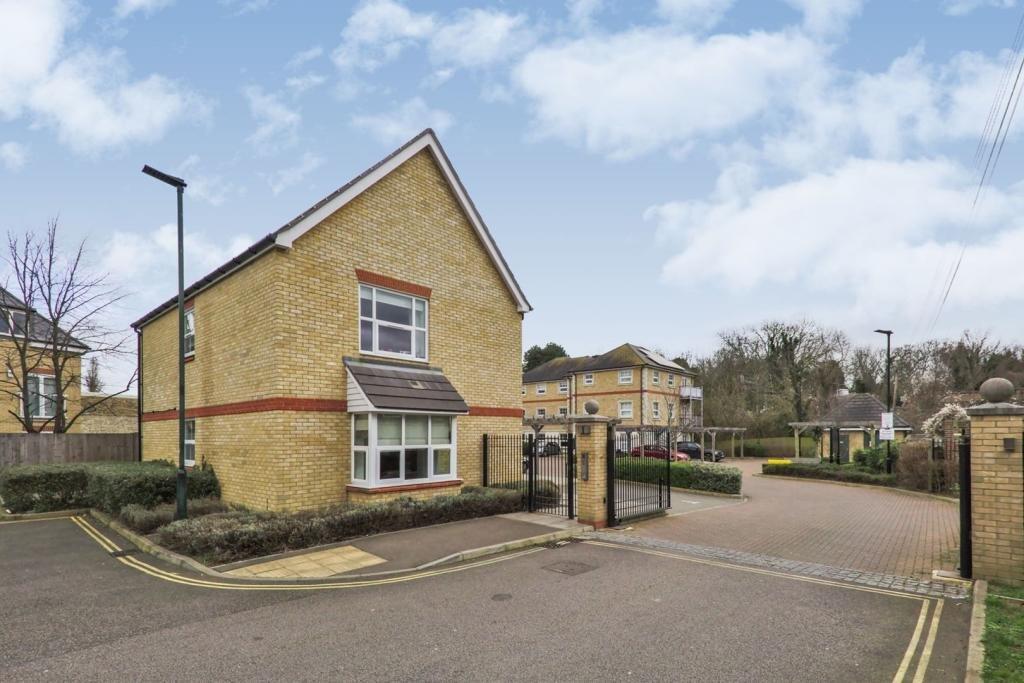 Main image of property: Weir Road, Kent