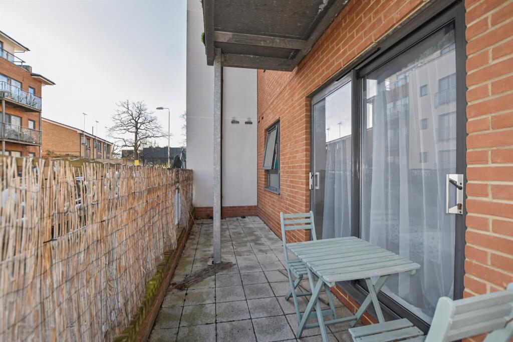 Apartment in London - View 3