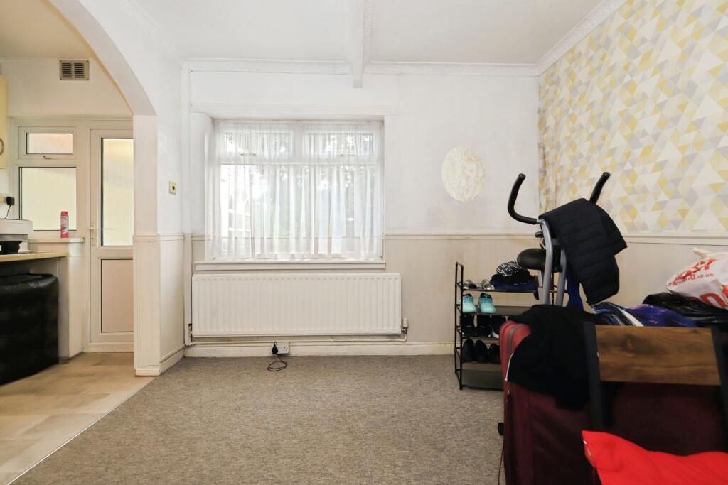 House in Wolverhampton, Sedgemoor Park, Woodcross - View 5