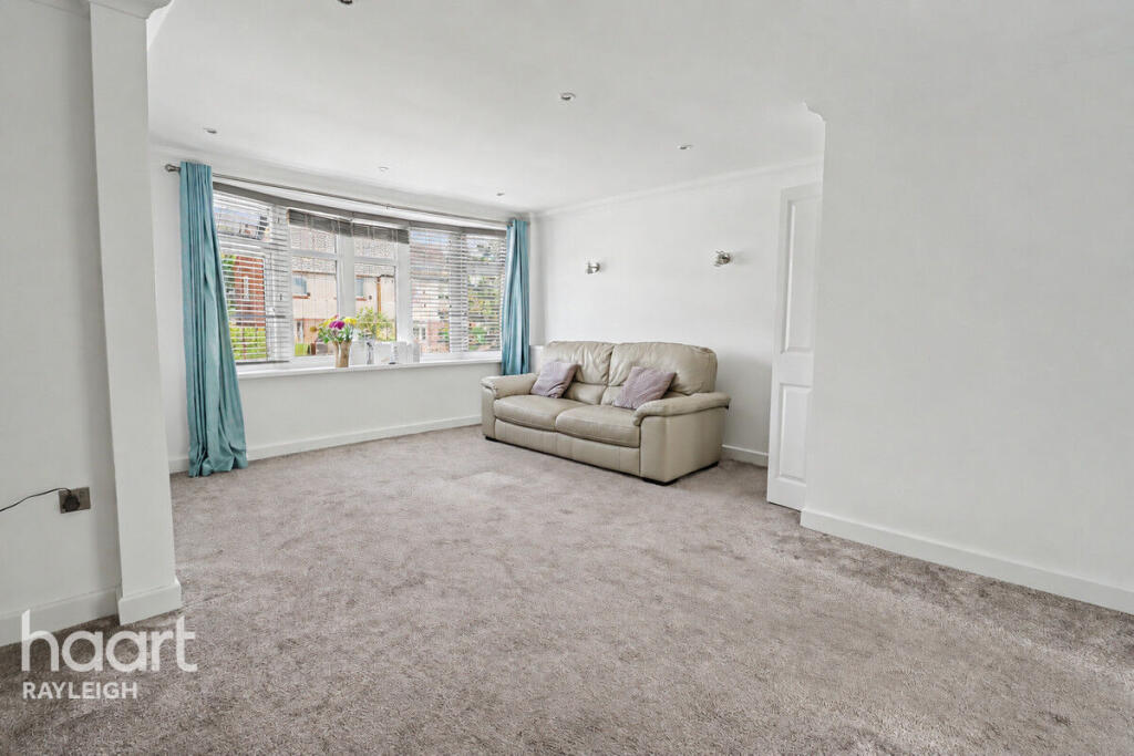 House in Rochford, Rayleigh - View 4