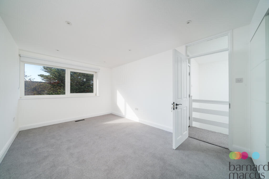 House in London - View 5