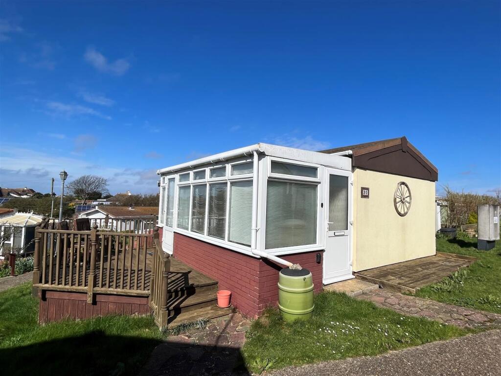 2-bed caravan on South Coast Road, Peacehaven, £55,000