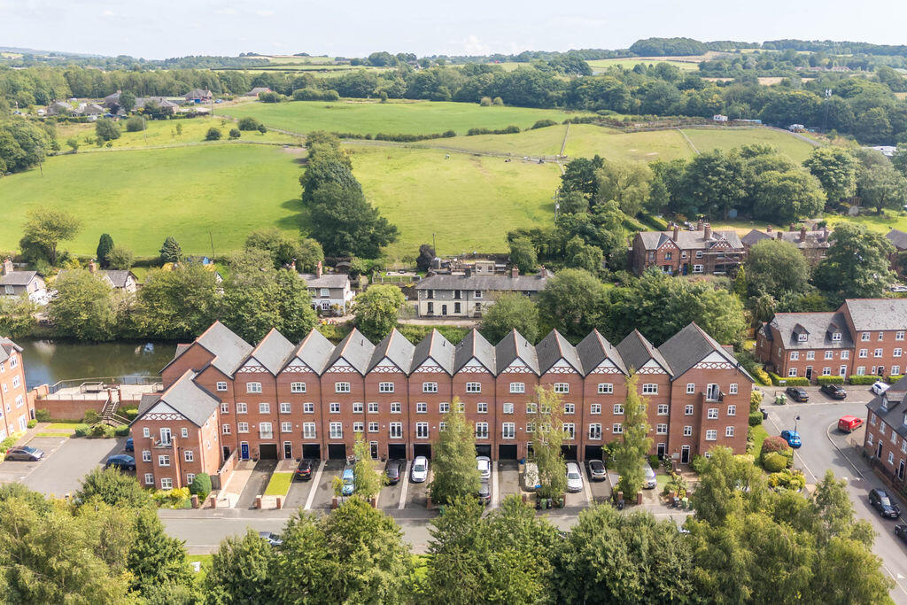 Main image of property: Gardinar Close, Standish, WN1 2UN