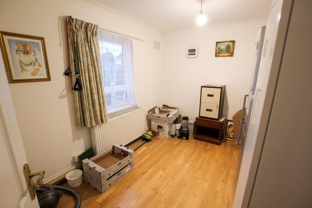 32, Coles Lane photo 5