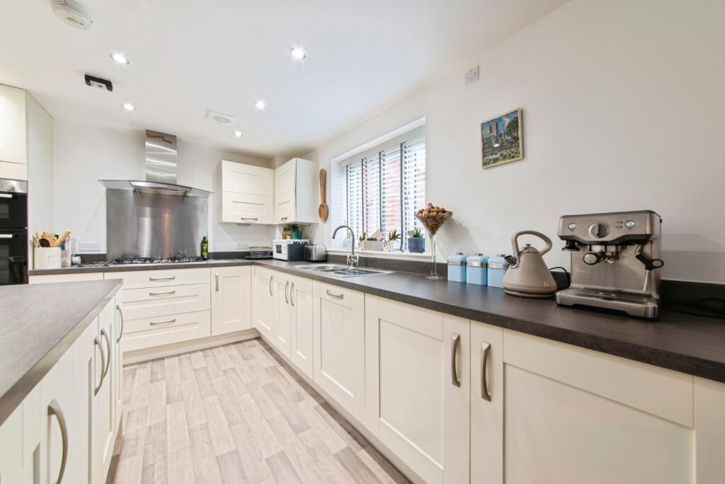 Dunnock Close, Branston, Lincoln, Lincolnshire, LN4 photo 4