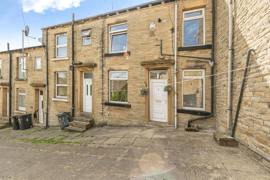 Main image of property: Thornhill Place, Brighouse