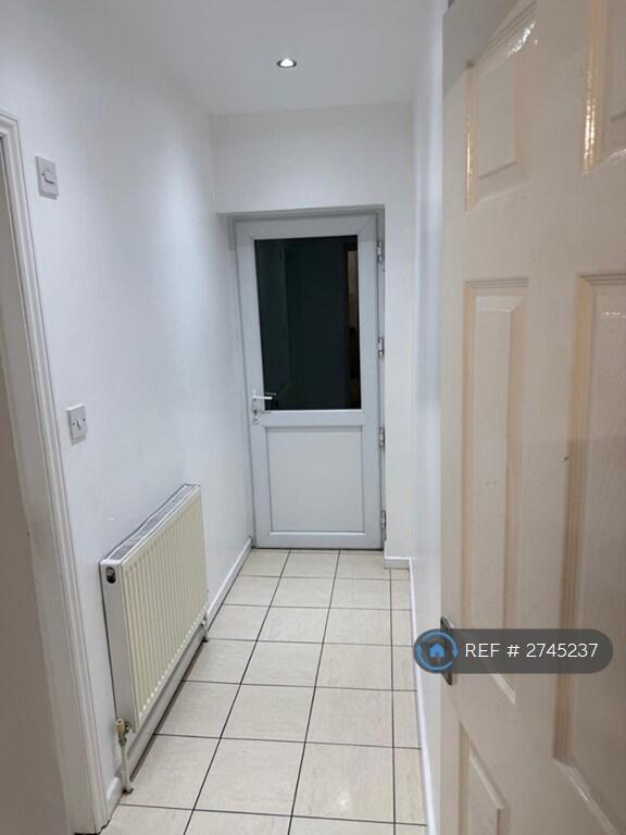 1 bedroom house share for rent