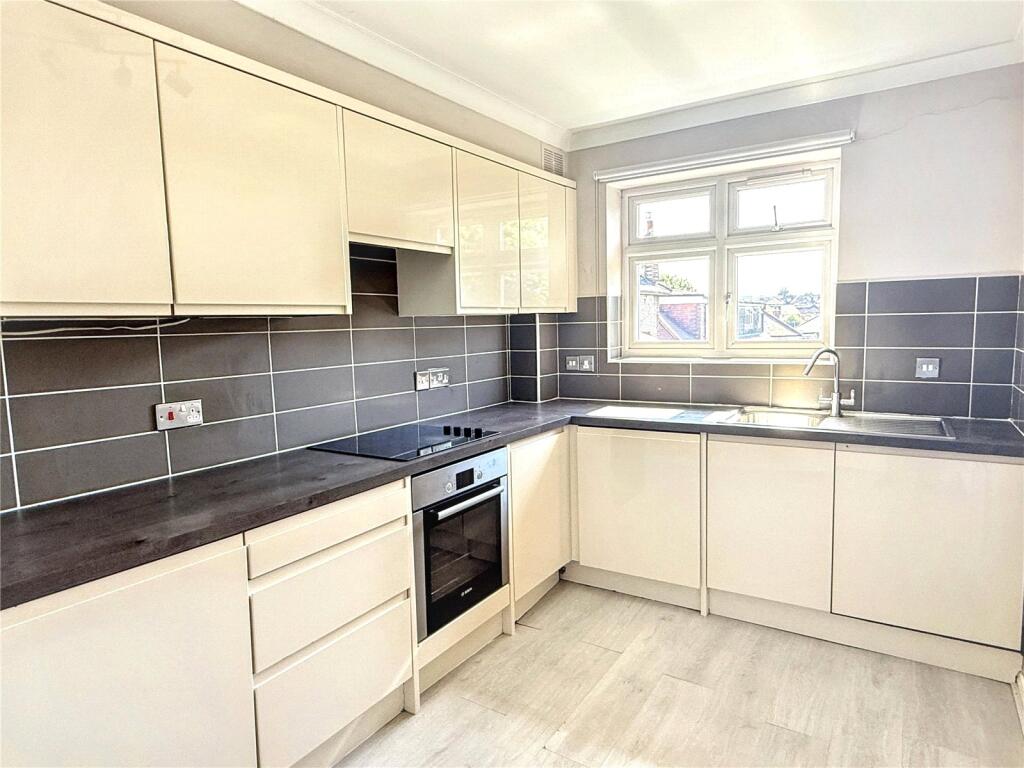 Apartment in Enfield - View 4