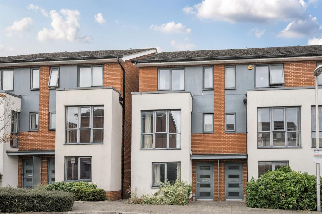 Main image of property: Midgham Way, Reading, RG2