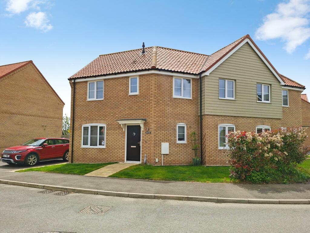3-bed semi-detached on Balmoral Way, Holbeach, Spalding, £200,000