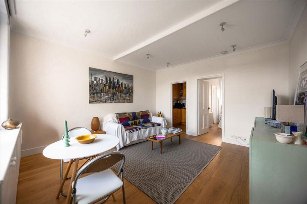 Apartment in London - View 2