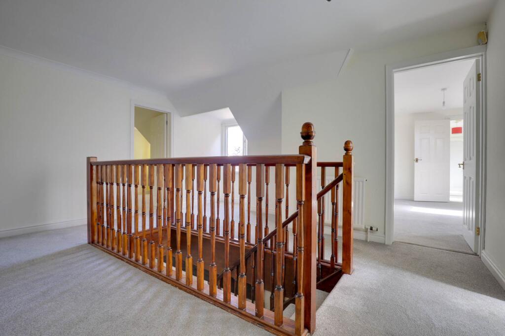 5 bed detached - Upper Woodcote Road, Caversham Heights, Reading image 4