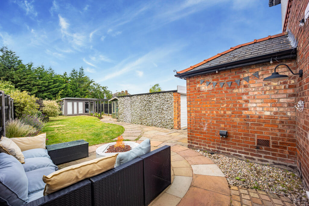 Lache Park Avenue, Chester | Character Semi, No Onward Chain - View 2