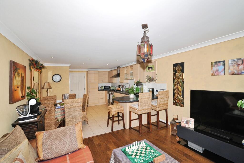 House in St Leonards-on-sea, St Leonards Green - View 4