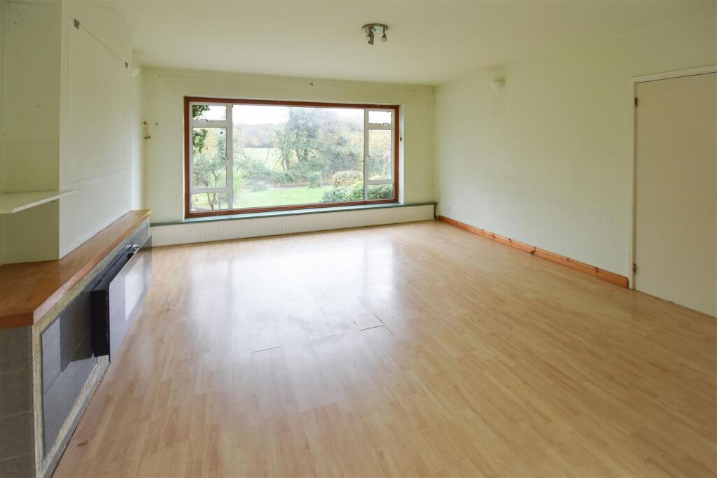 House in Brentwood, Doddinghurst - View 5