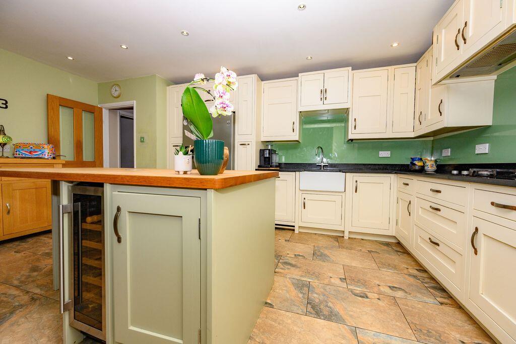 Additional image 14 of Dixons Hill Road, Welham Green