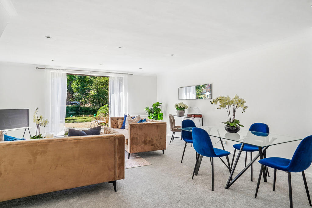 House in Slough - View 4