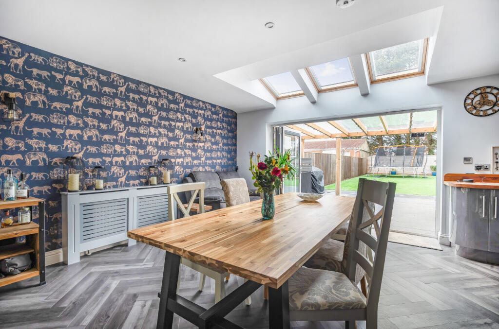 Colebrook Road, Colview, Swindon, SN3 photo 3
