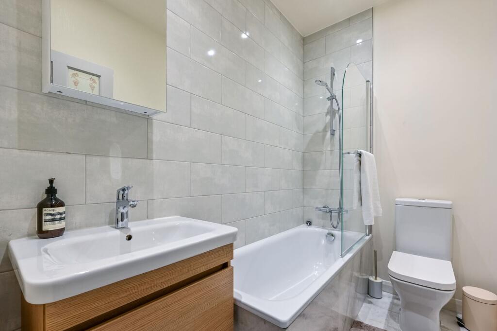 Apartment in London - View 4