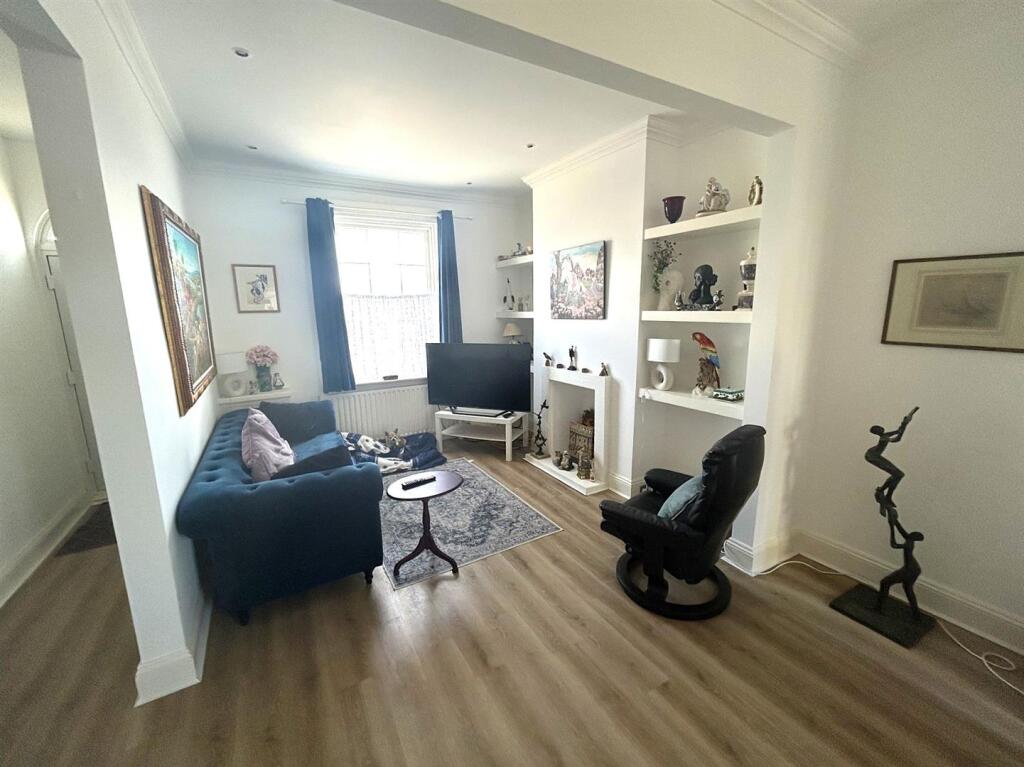 House in Brighton - View 3