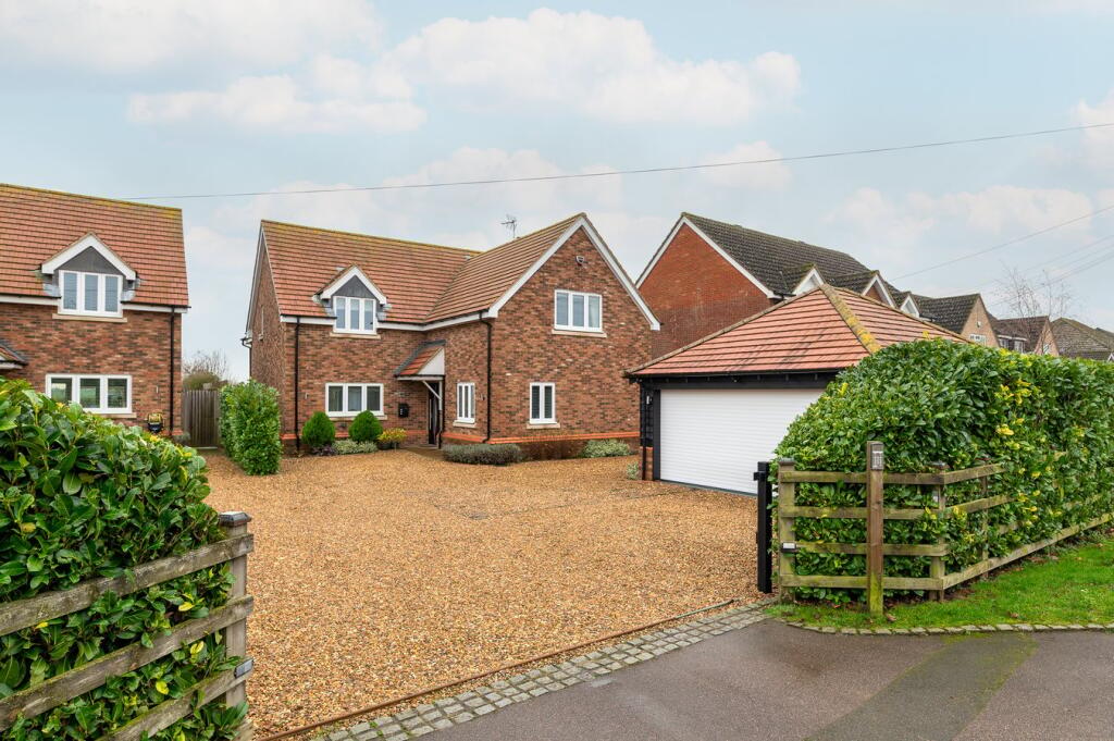 Main image of property: Avenue Road, Rushden, Northamptonshire, NN10