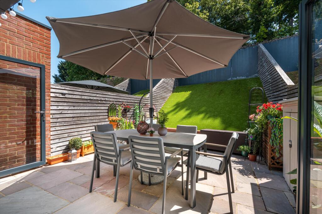 House in Guildford - View 5