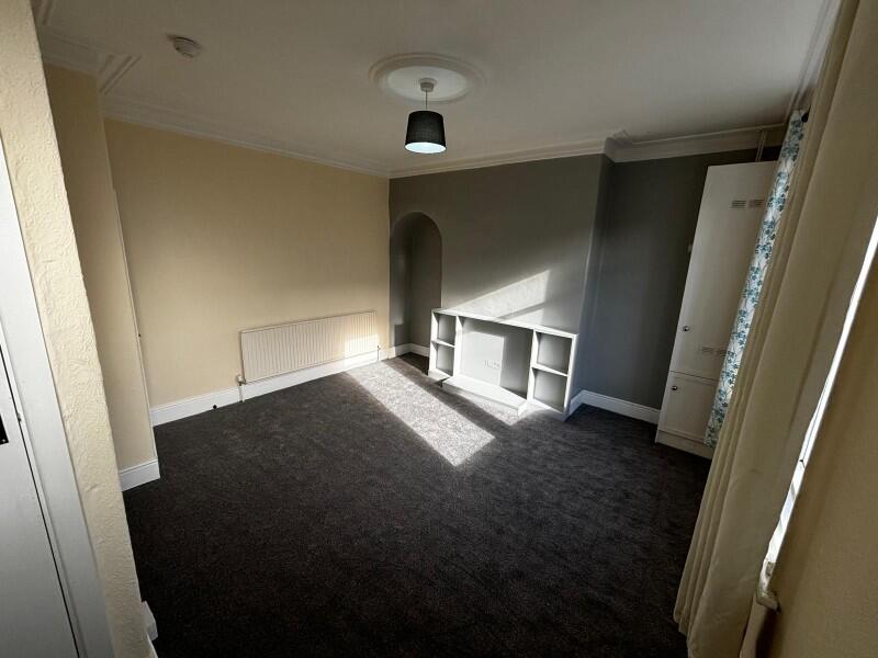 Main image of property: 27 Longroyd Grove, LS11 5HF