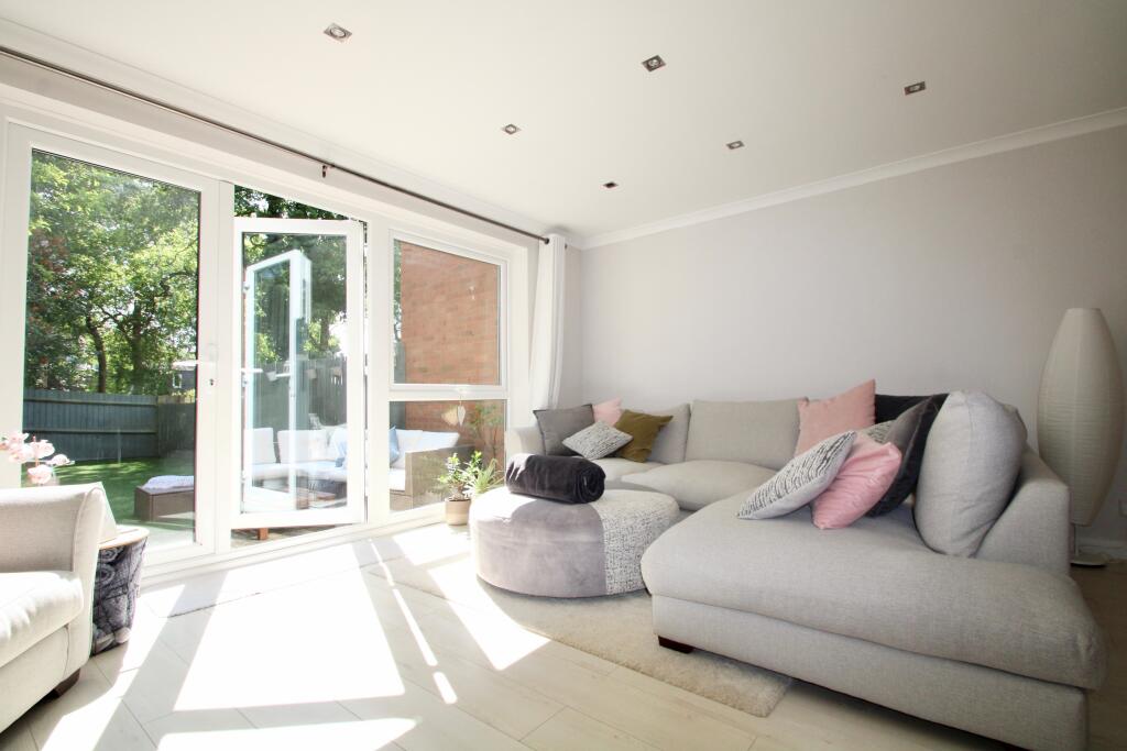 House in Croydon - View 5