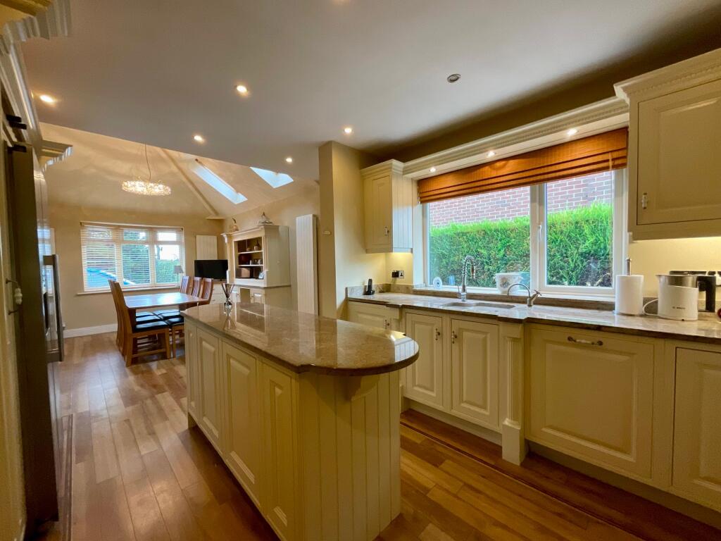Windmill Hill, Rough Close, ST3 photo 2