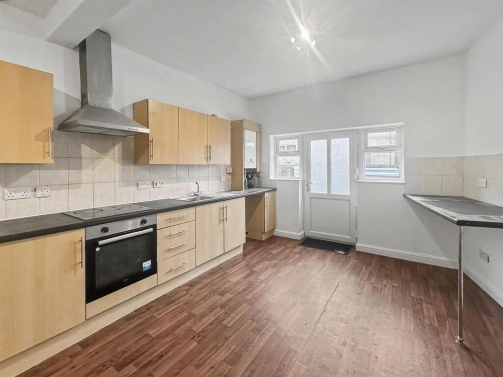 Main image of property: Nottingham Road, Stapleford, NG9 8AA