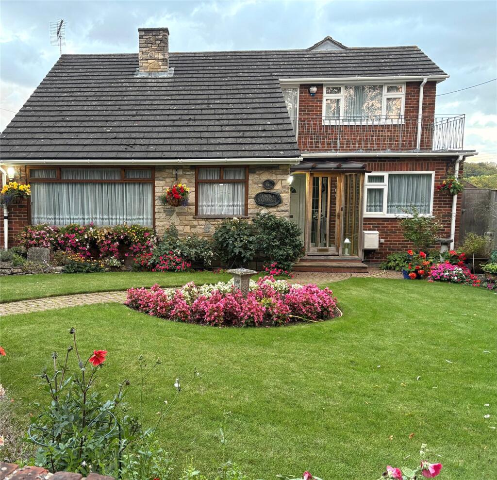 Main image of property: Top Dartford Road, Hextable, Swanley