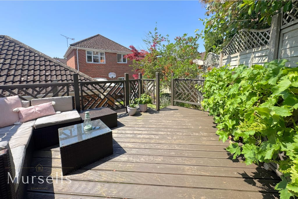 Sundew Road, Broadstone, BH18 - View 4
