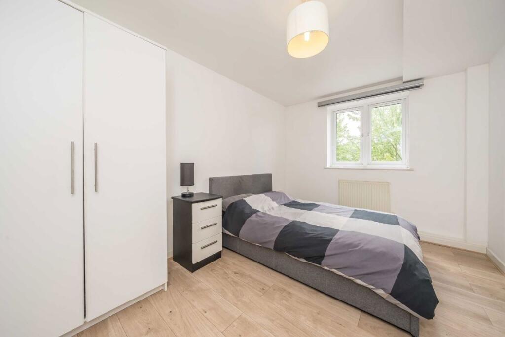 Apartment in London - More