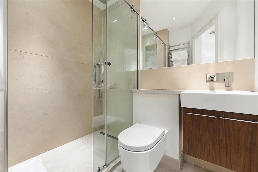 Apartment in London - View 5