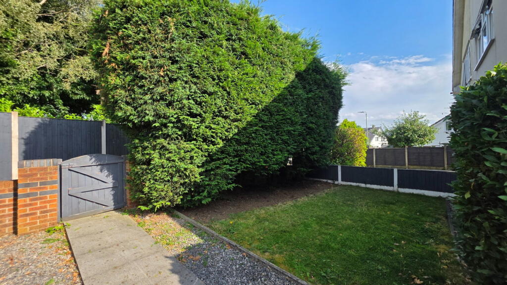 Southover, Westhoughton BL5 2HS photo 5