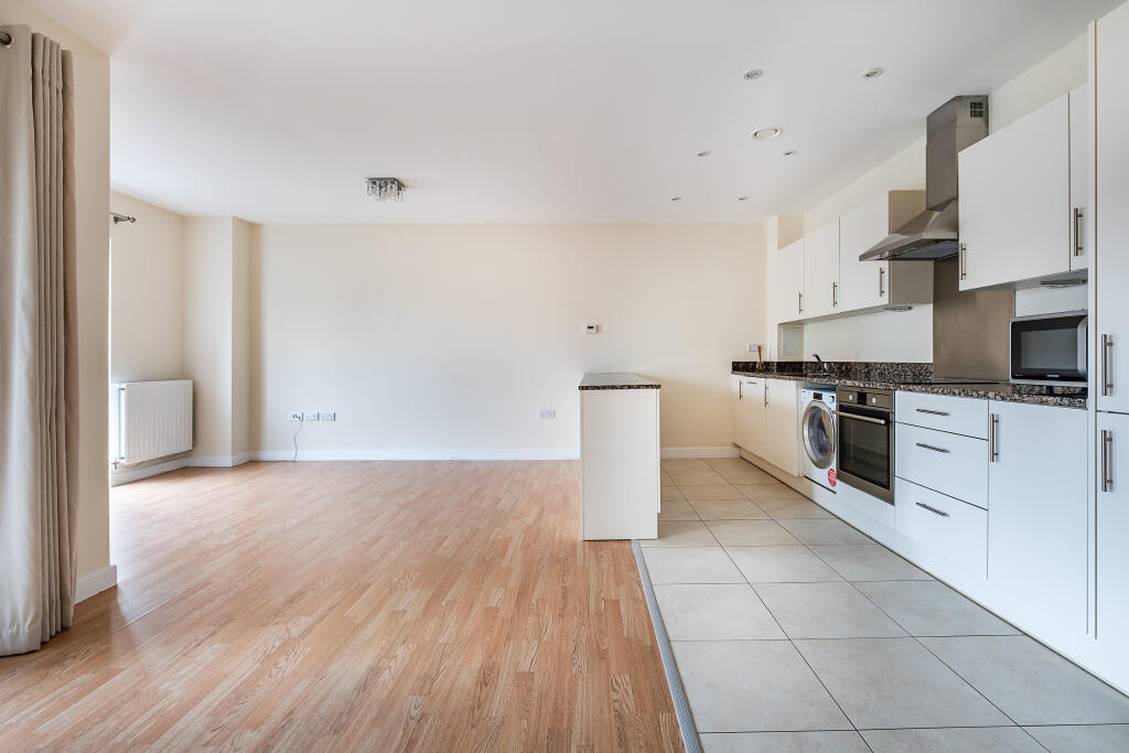 Newman Close, London, NW10 photo 3