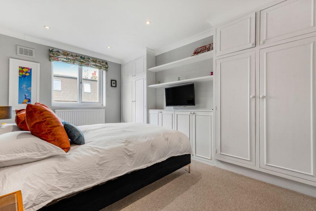 Apartment in London, Hammersmith - More