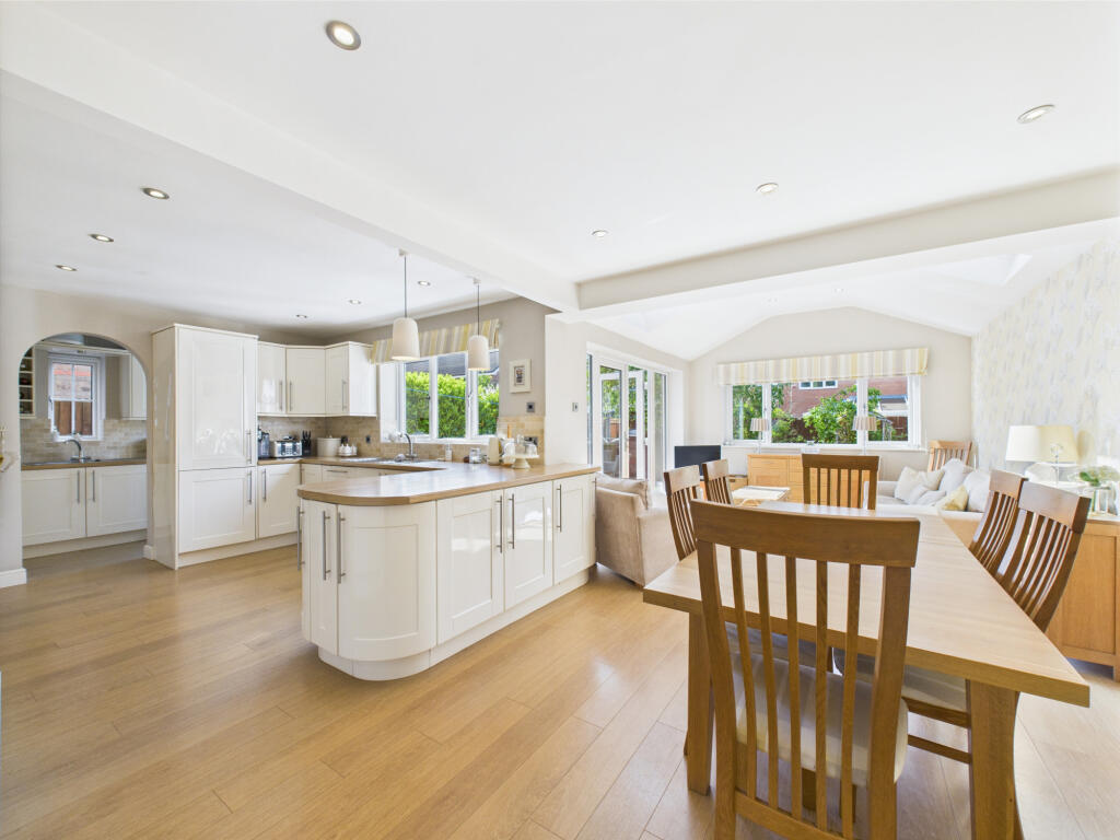 Moorfield Close,  Penwortham, PR1 photo 2