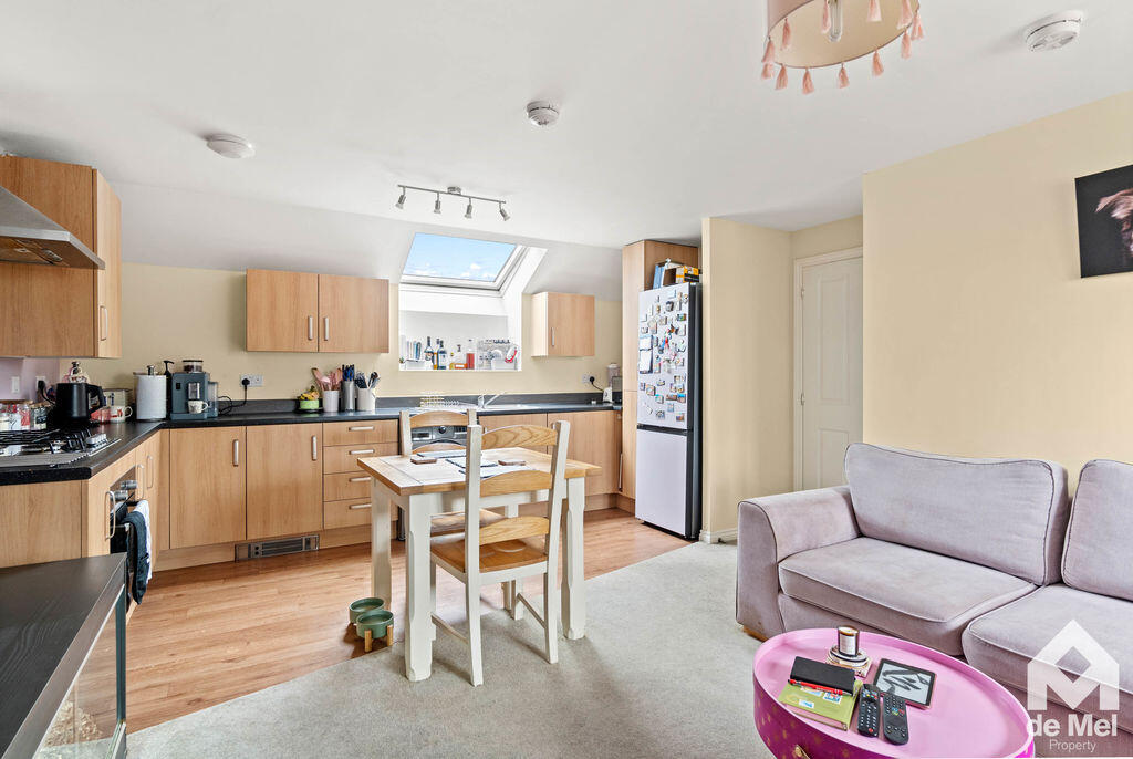 Apartment in Cheltenham, Bishop's Cleeve - View 2