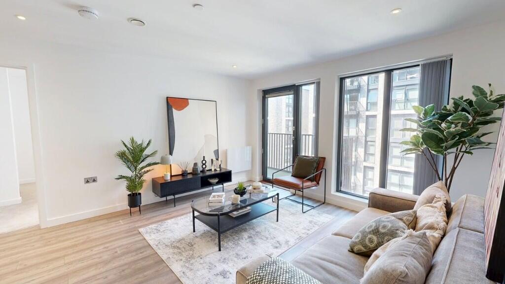Apartment in Slough - View 3