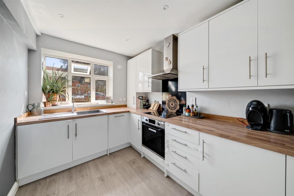 Apartment in London - View 2