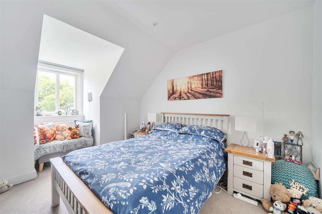 Apartment in Harrow - More