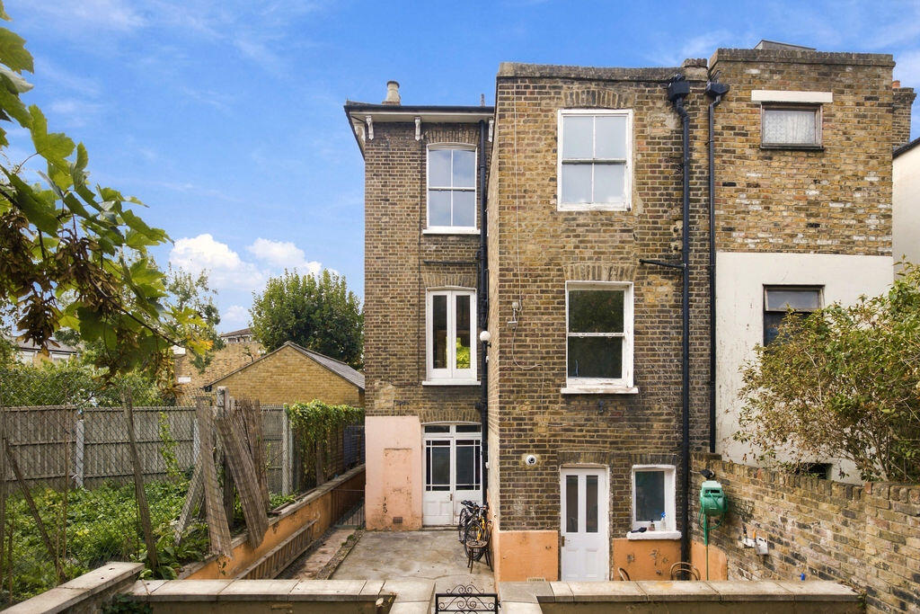 House in London - View 5
